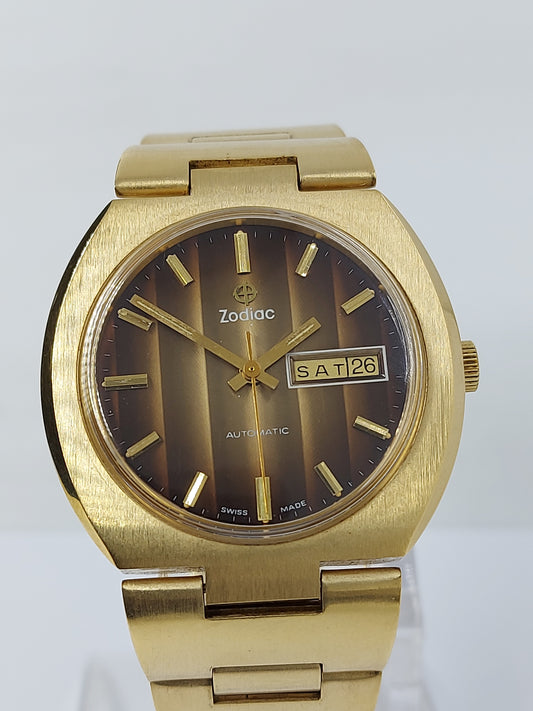 NOS 1980 Zodiac Automatic Cat Eye 763.692 Men's Watch Swiss Made.