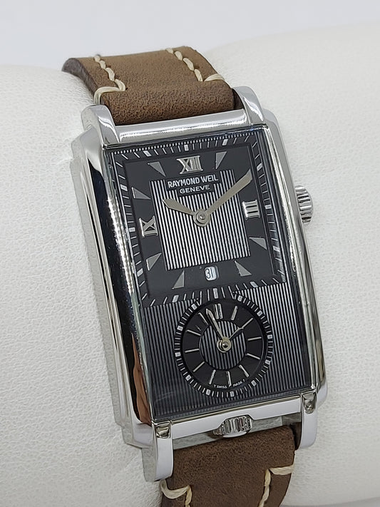 Raymond Weil Omani Khanjar emblem - Dual Time Quartz Men's Limited Edition
1500 Piece.