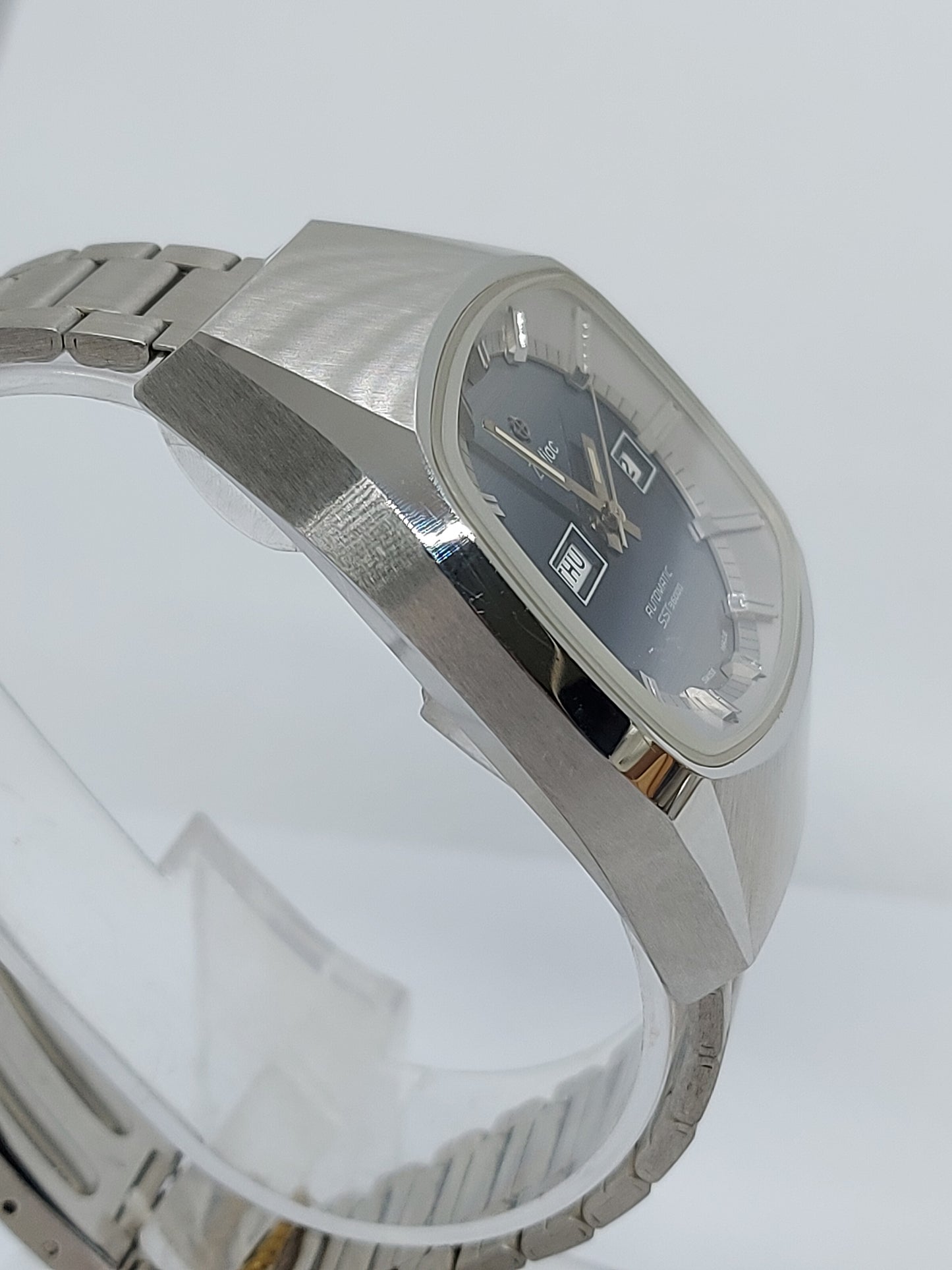 NOS Vintage 1970 Zodiac SST 36000 Automatic Men's Watch Swiss Made.
