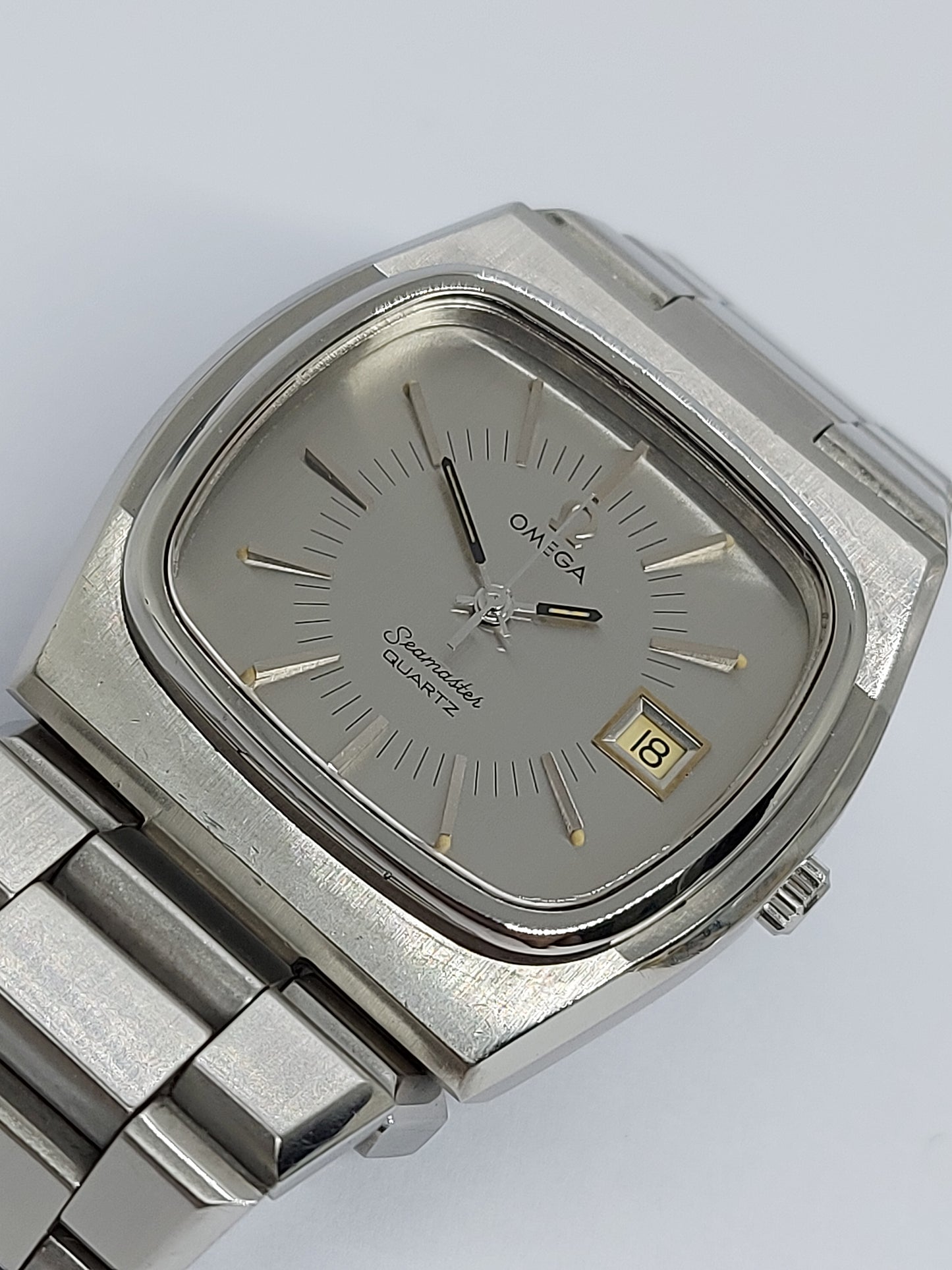Vintage 1976 Omega Seamaster Quartz 1342 Ref. 196.0090 Men's Watch Swiss Made.