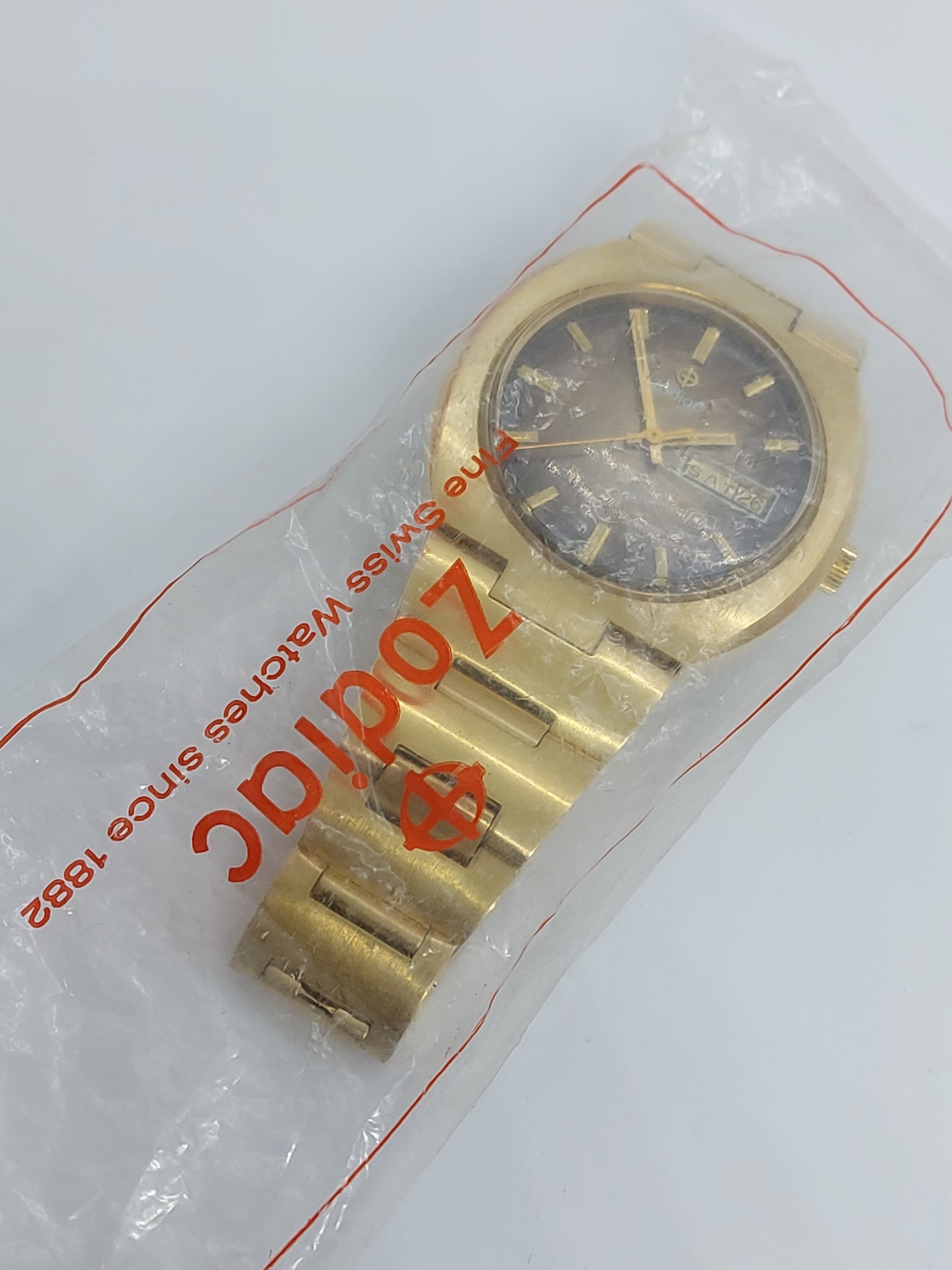 NOS 1980 Zodiac Automatic Cat Eye 763.692 Men's Watch Swiss Made.