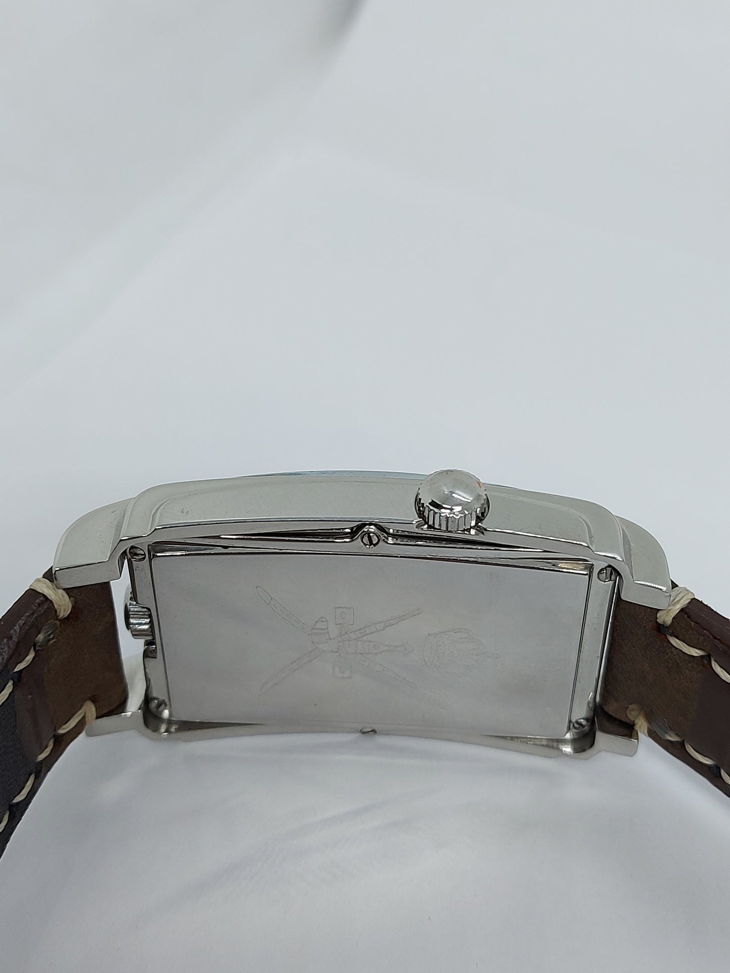 Raymond Weil Omani Khanjar emblem - Dual Time Quartz Men's Limited Edition
1500 Piece.