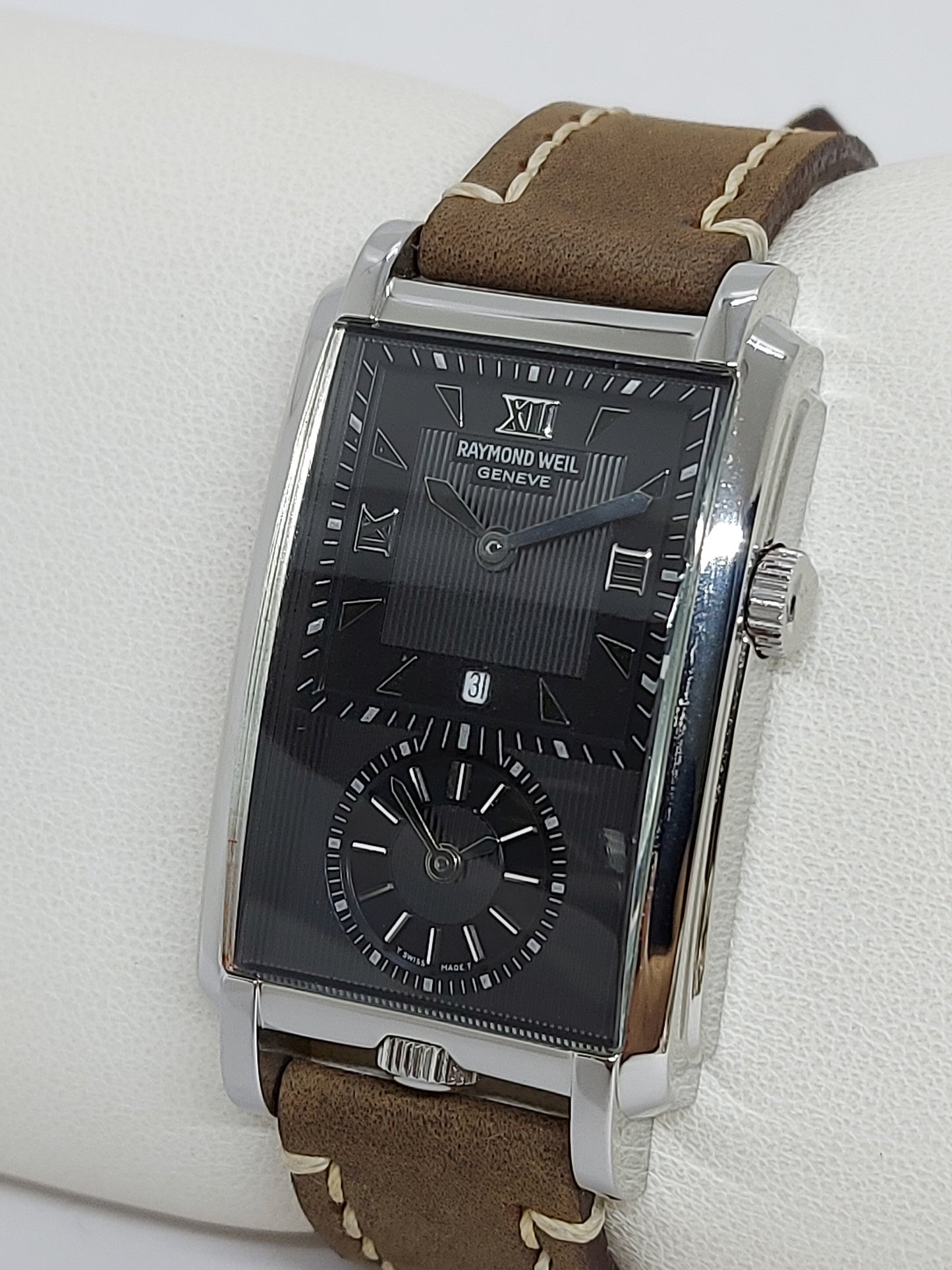 Raymond Weil Omani Khanjar emblem - Dual Time Quartz Men's Limited Edition
1500 Piece.