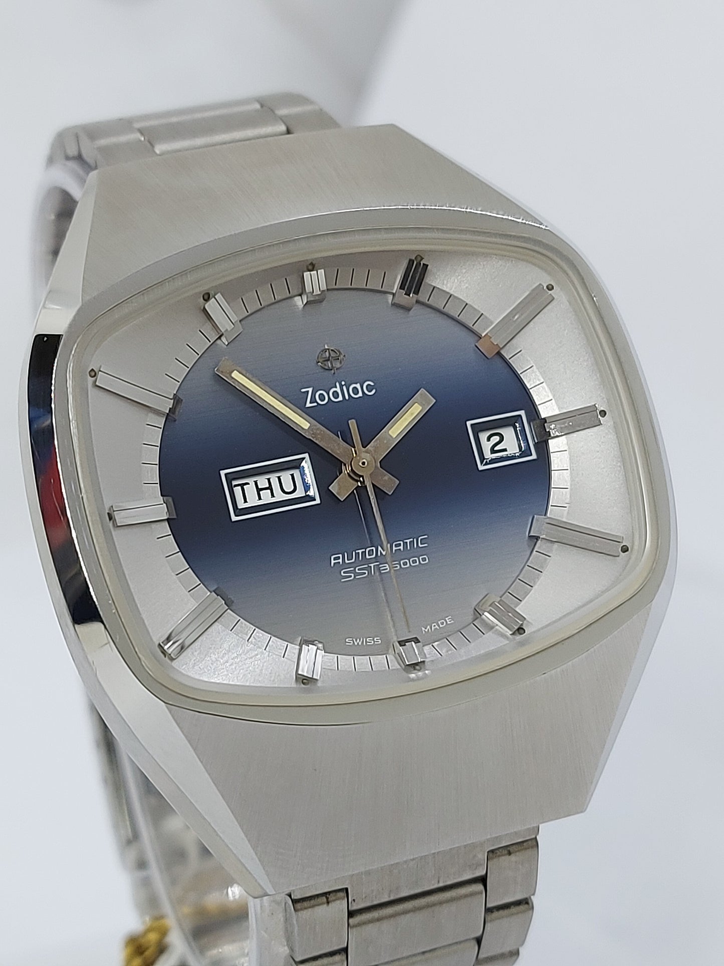 NOS Vintage 1970 Zodiac SST 36000 Automatic Men's Watch Swiss Made.