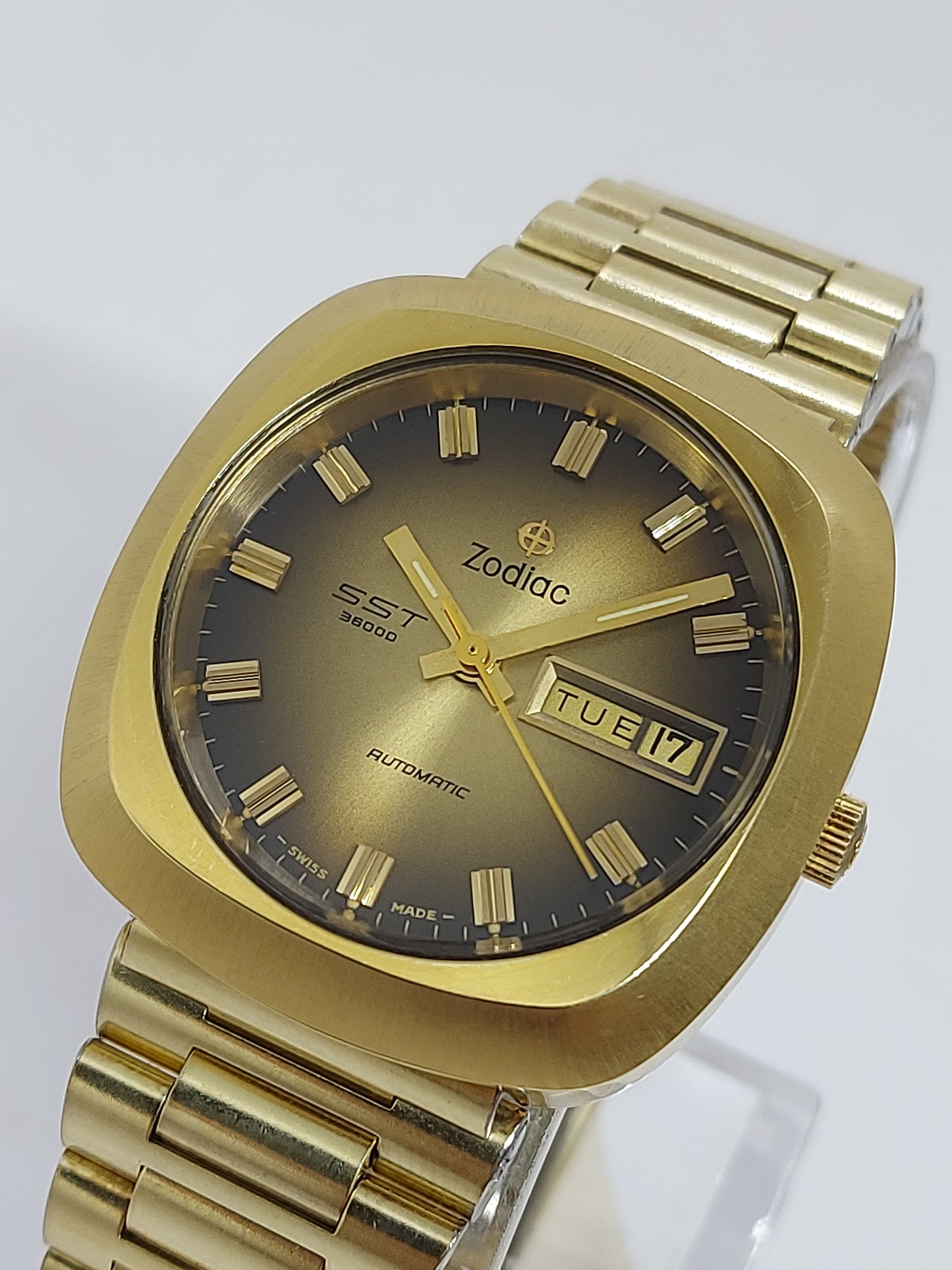 NOS Vintage 1970 Zodiac SST 36000 Automatic 863.965 Men's Watch Swiss Made.