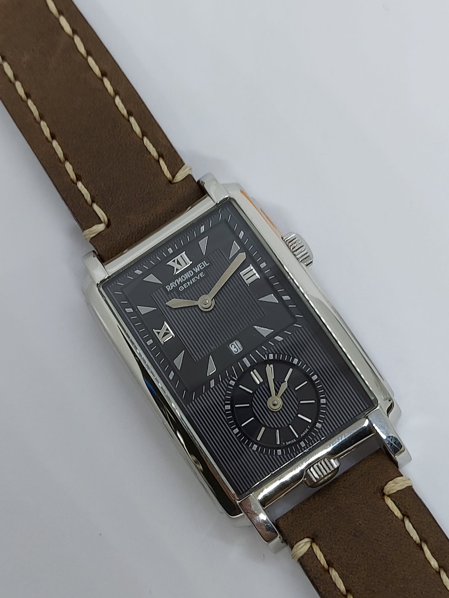Raymond Weil Omani Khanjar emblem - Dual Time Quartz Men's Limited Edition
1500 Piece.