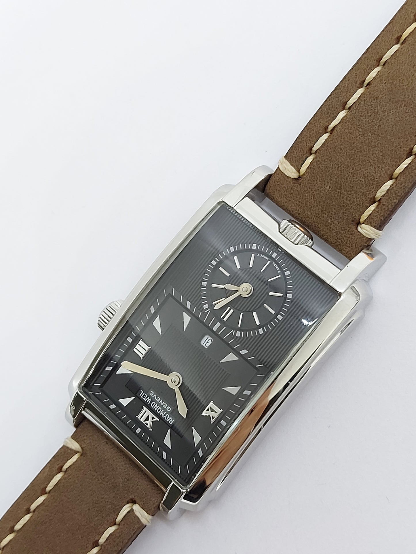 Raymond Weil Omani Khanjar emblem - Dual Time Quartz Men's Limited Edition
1500 Piece.