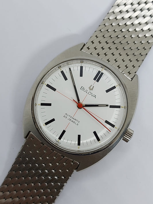 Vintage 1969 Rare Bulova Dynamic Automatic Men’s Watch Swiss Made.