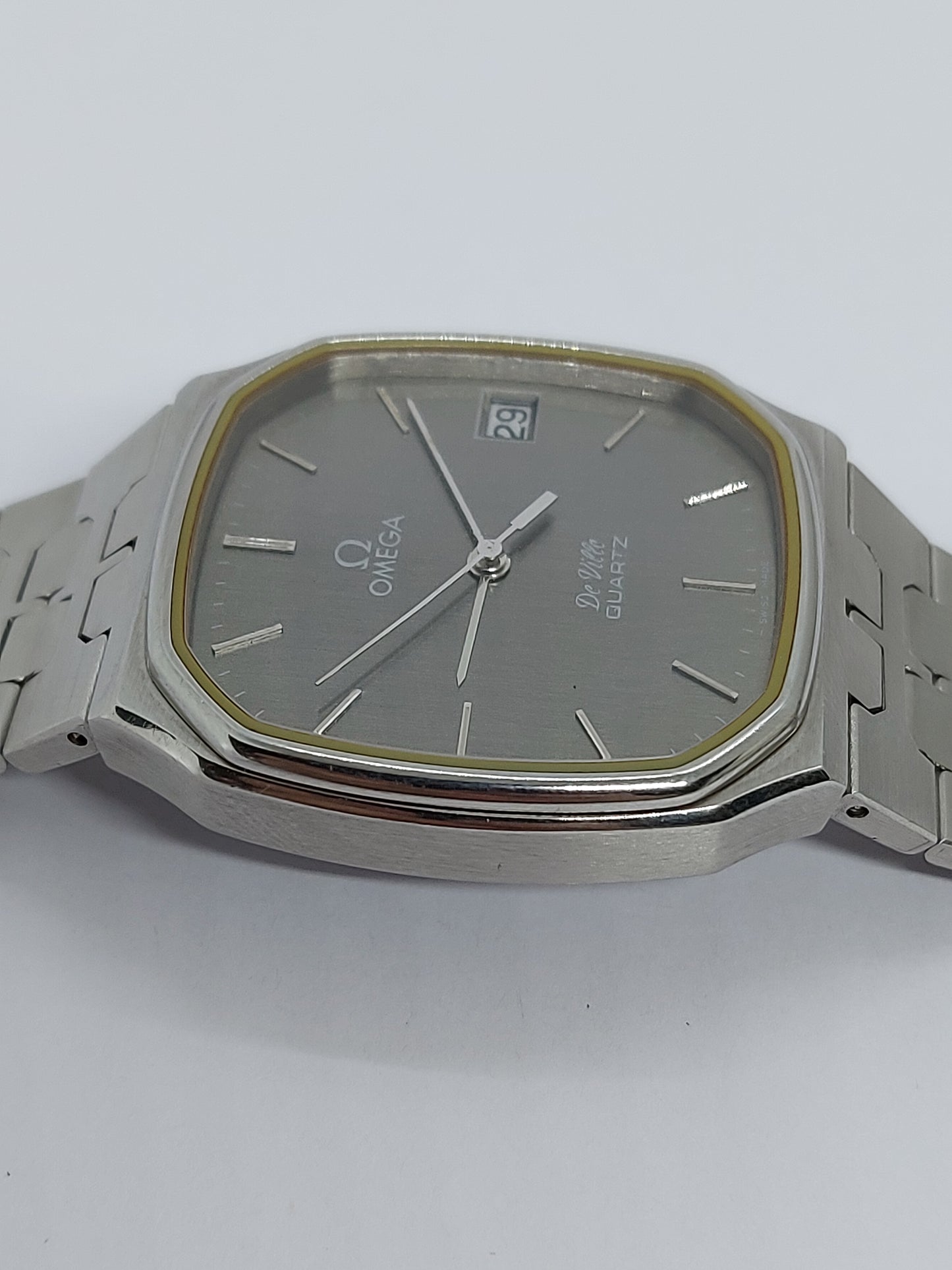 Vintage 1979 Omega De Ville Quartz 1332 - 196.0214 Men's Watch Swiss.