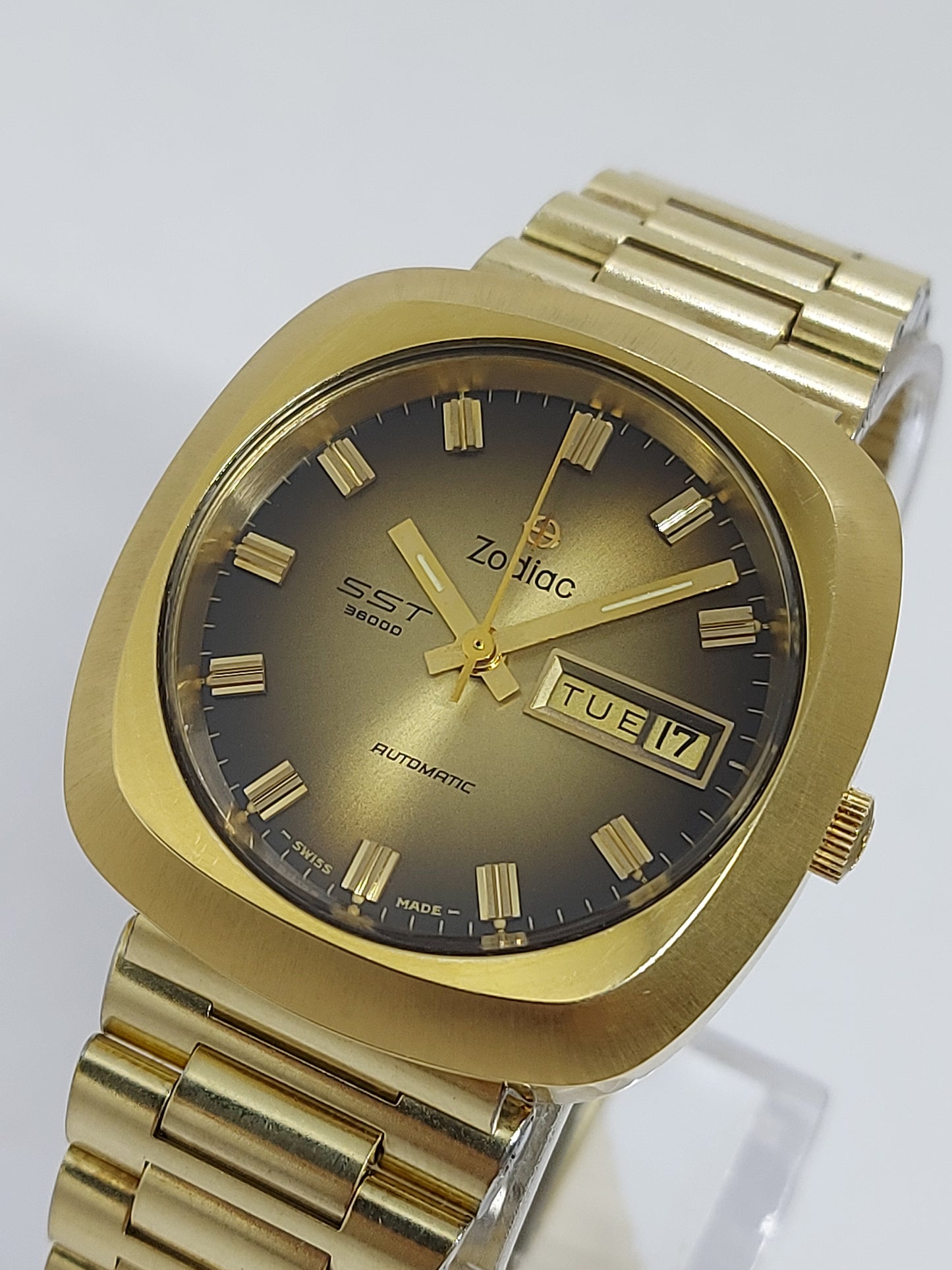 NOS Vintage 1970 Zodiac SST 36000 Automatic 863.965 Men's Watch Swiss Made.