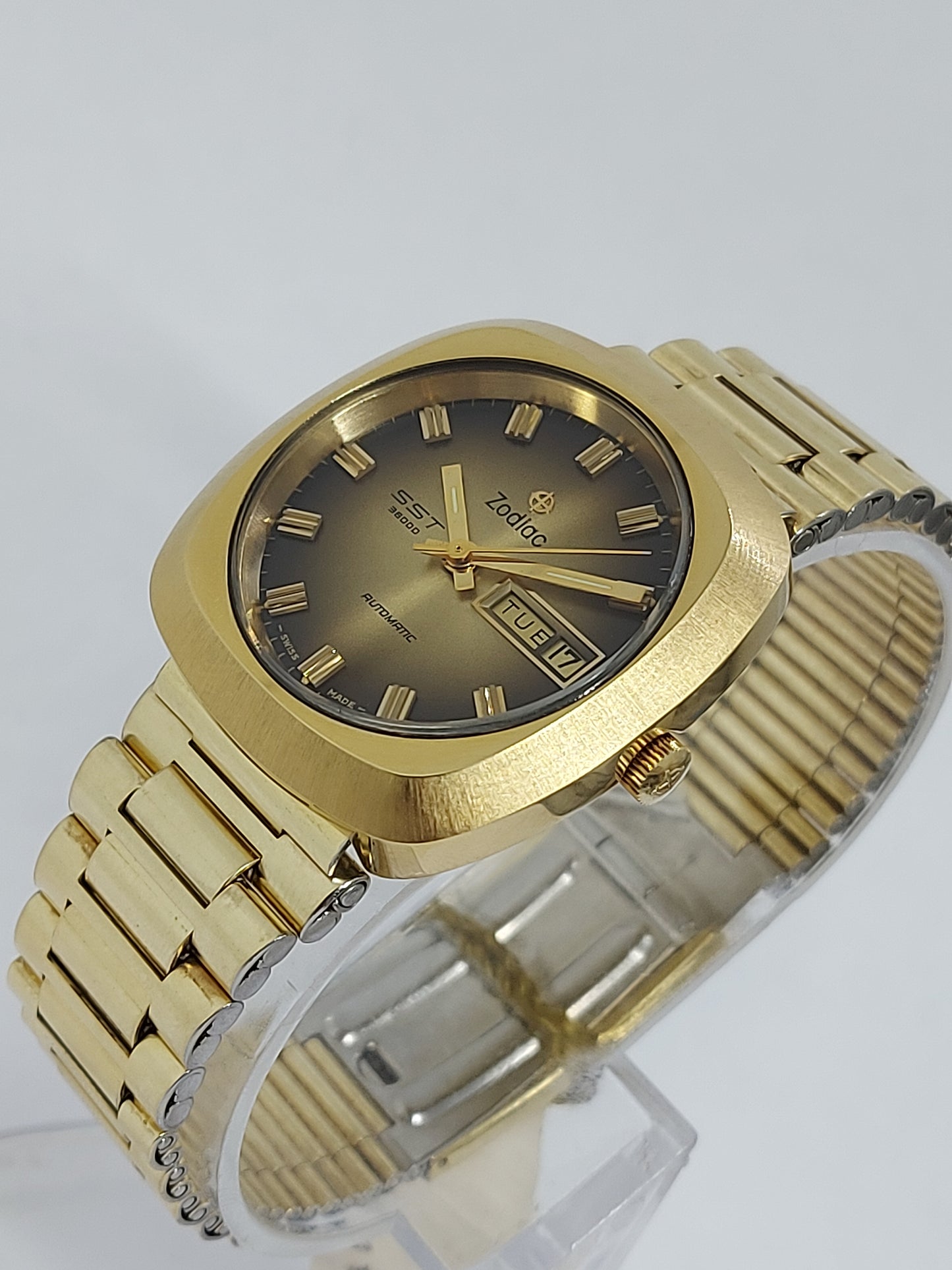 NOS Vintage 1970 Zodiac SST 36000 Automatic 863.965 Men's Watch Swiss Made.