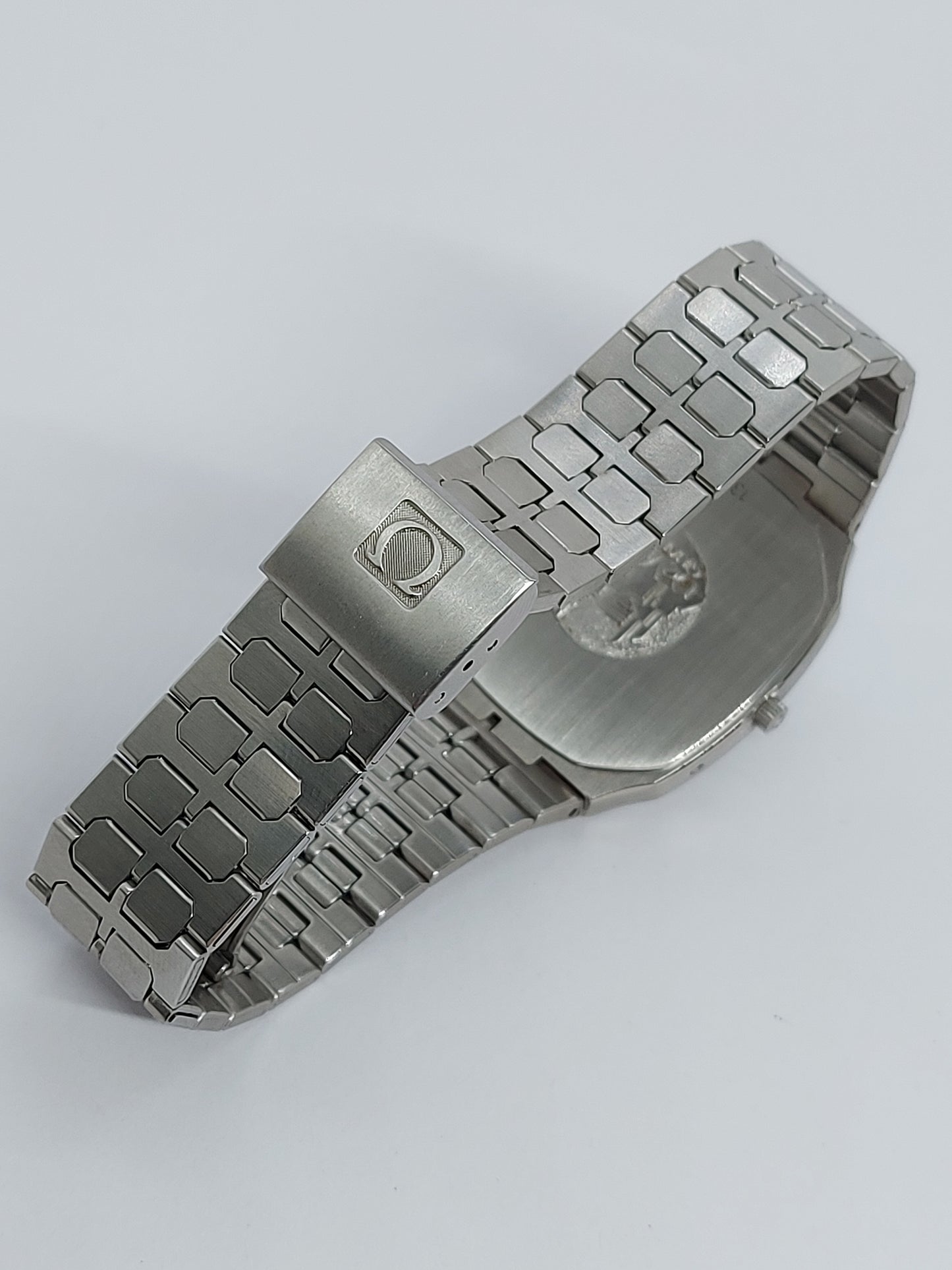 Vintage 1979 Omega De Ville Quartz 1332 - 196.0214 Men's Watch Swiss.