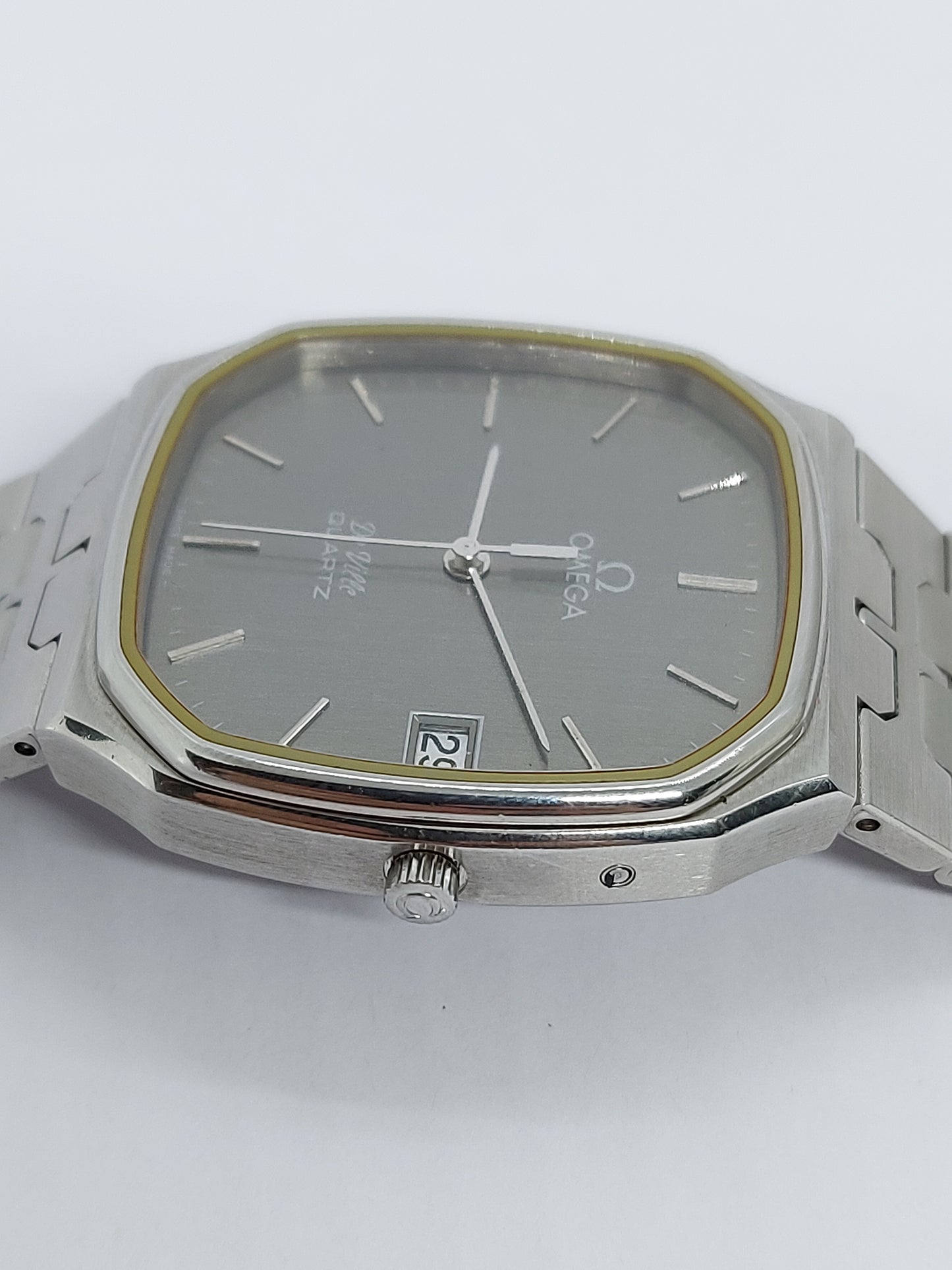 Vintage 1979 Omega De Ville Quartz 1332 - 196.0214 Men's Watch Swiss.
