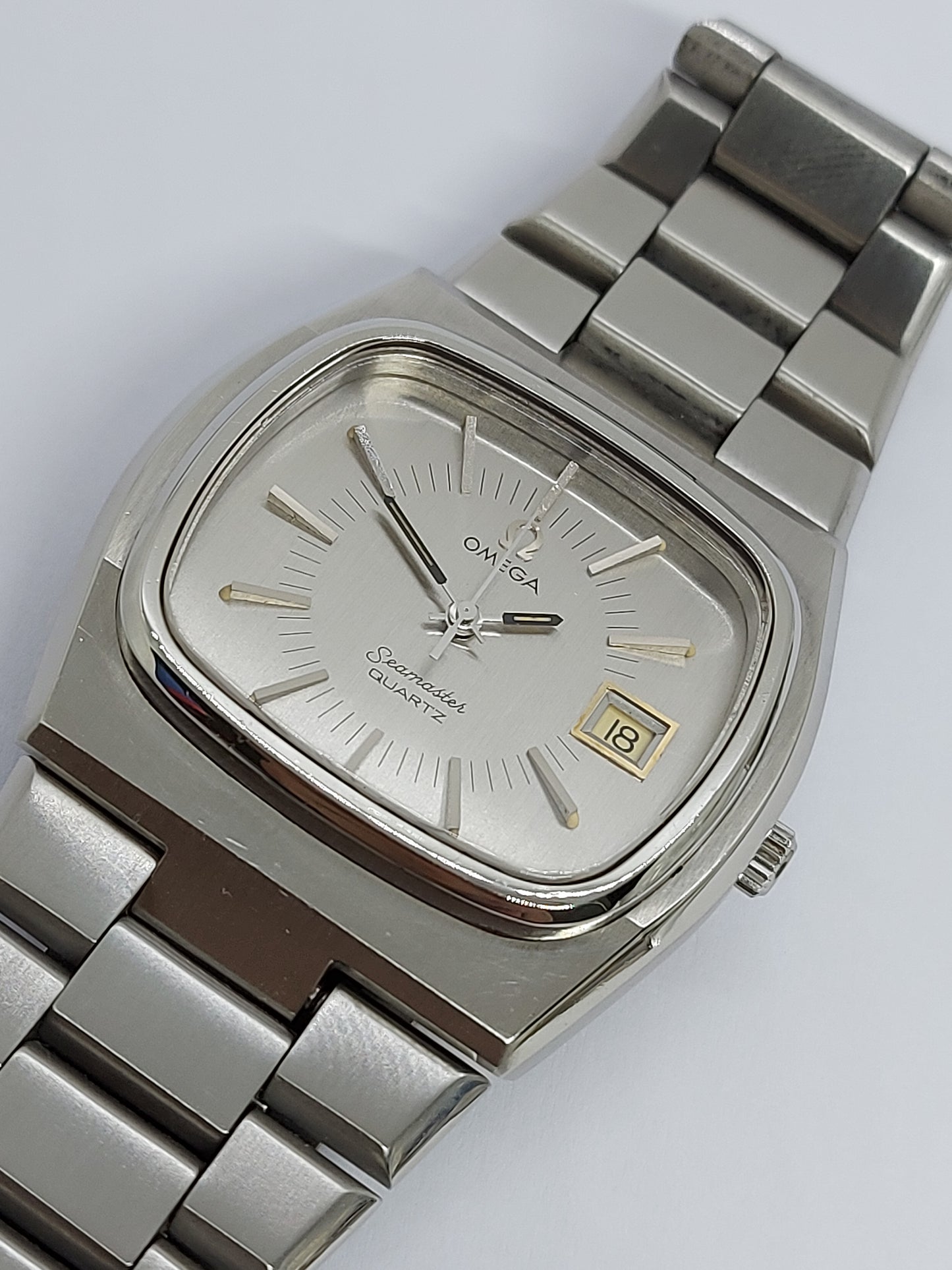 Vintage 1976 Omega Seamaster Quartz 1342 Ref. 196.0090 Men's Watch Swiss Made.