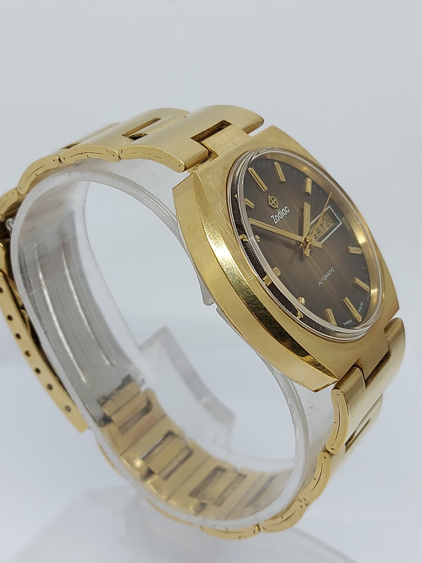 NOS 1980 Zodiac Automatic Cat Eye 763.692 Men's Watch Swiss Made.